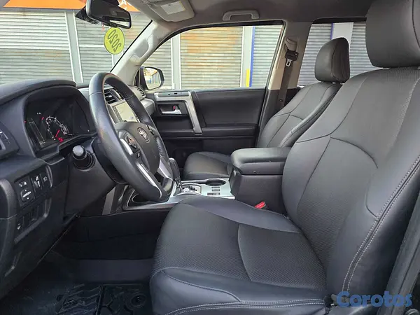 jeepetas y camionetas - OFERTA! TOYOTA 4RUNNER 2020 SR5 EN COMO NUEVA 9