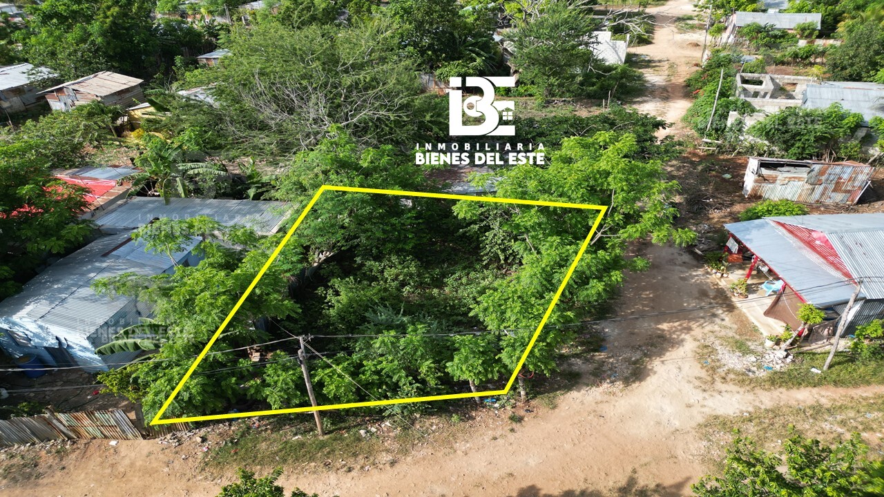 solares y terrenos - Se Vende solar de esquina con 143 metros. 2