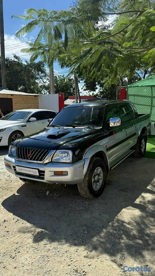 jeepetas y camionetas - Mitsubishi L 200  8