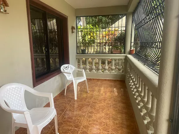casas - Se vende casa en la Zona Oriental 4