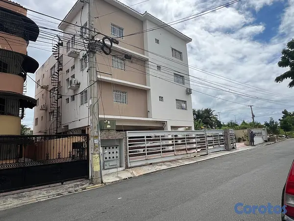 apartamentos - OFERTA POR LAS MADRES en CORALES DEL SUR, APTO de 3 HABS., 120 Mts.2, 1er. Nivel 11