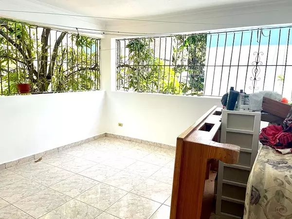 casas - Se vende casa en Buenos Aires del Mirador 5