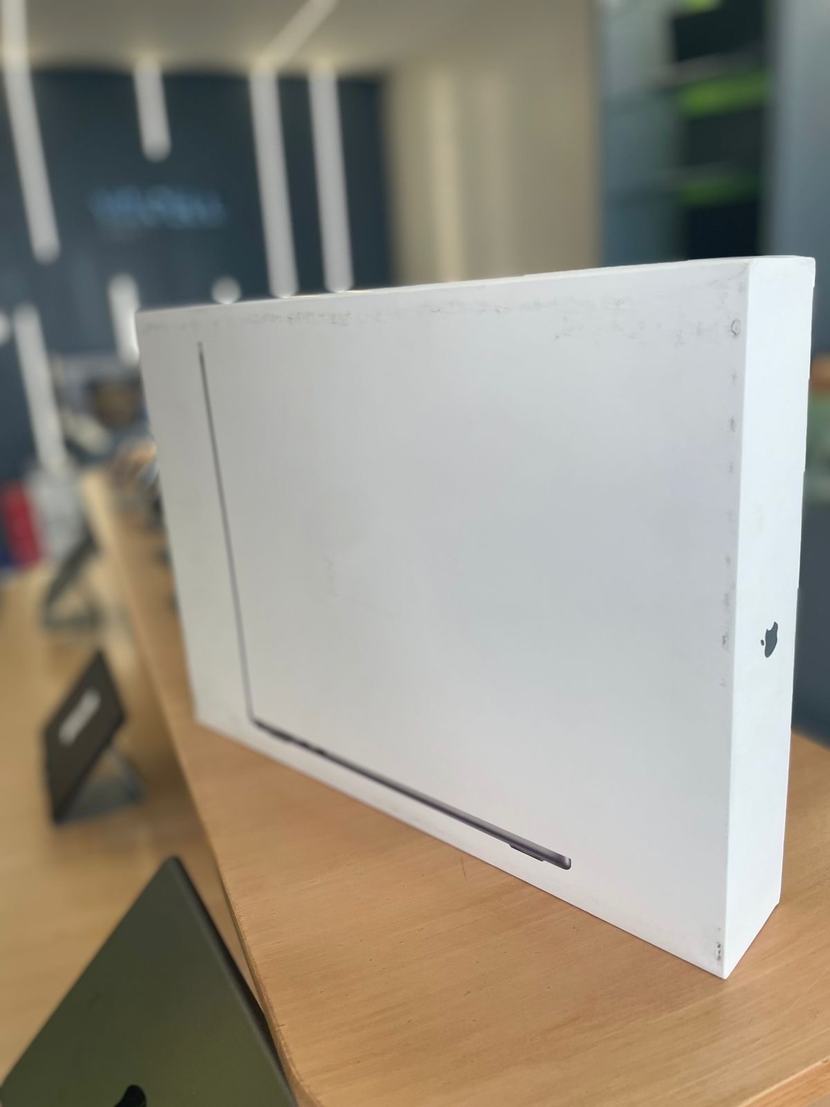 computadoras y laptops - MACBOOK AIR M3 15 PULGADA8Gb de ram 512Gb SSD 3