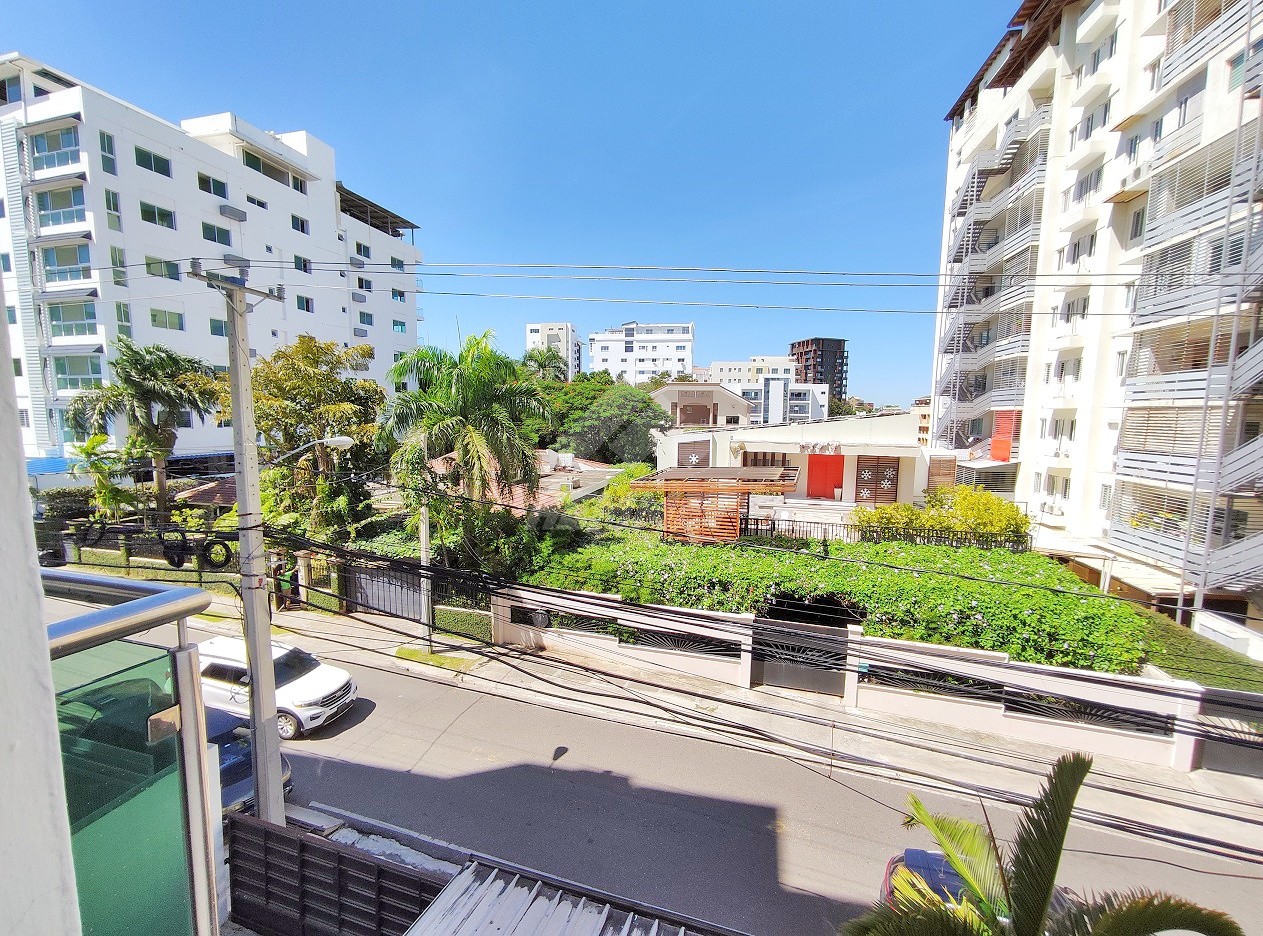 apartamentos - 5TO PISO CON ELEVADOR Y PARQUEOS TECHADOS LA ESMERALDA SANTIAGO  3