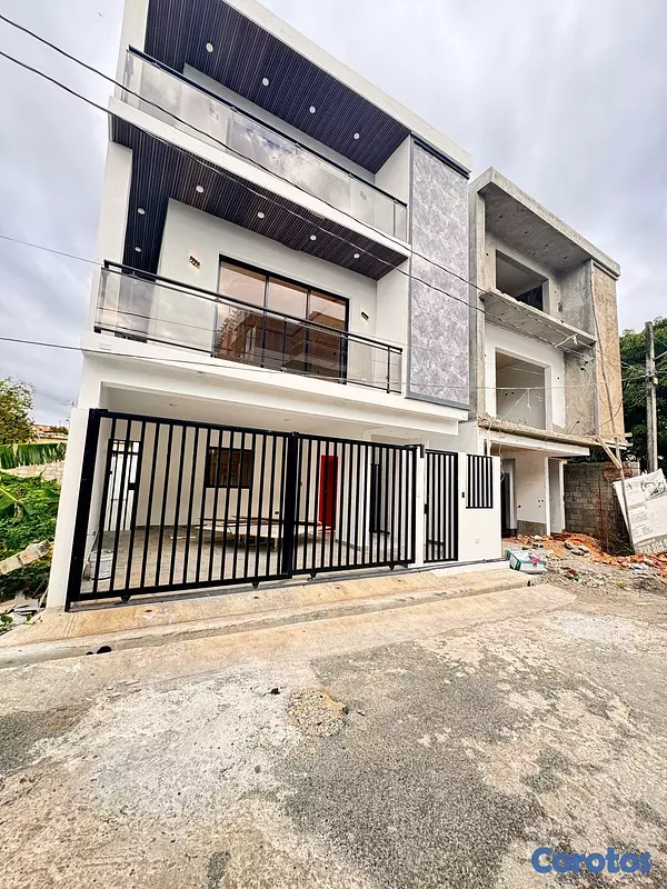 casas - venta de casa con piscina en la autopista de san isidro Santo Domingo este  4