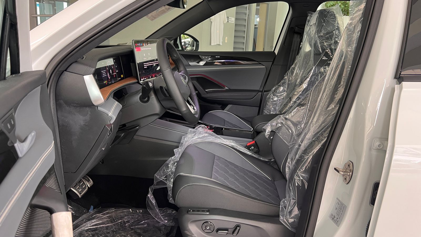jeepetas y camionetas - Volkswagen Tiguan R Design 2025 3