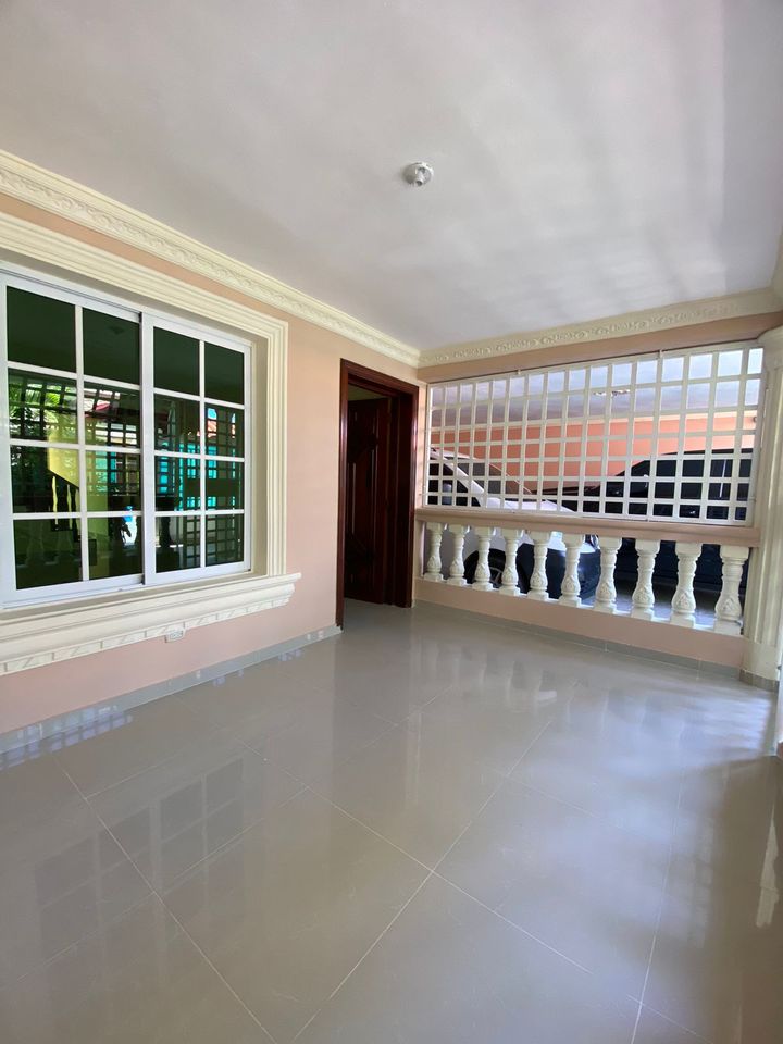 casas - Casa en venta con 4 Hab. piscina Mirador del este 4