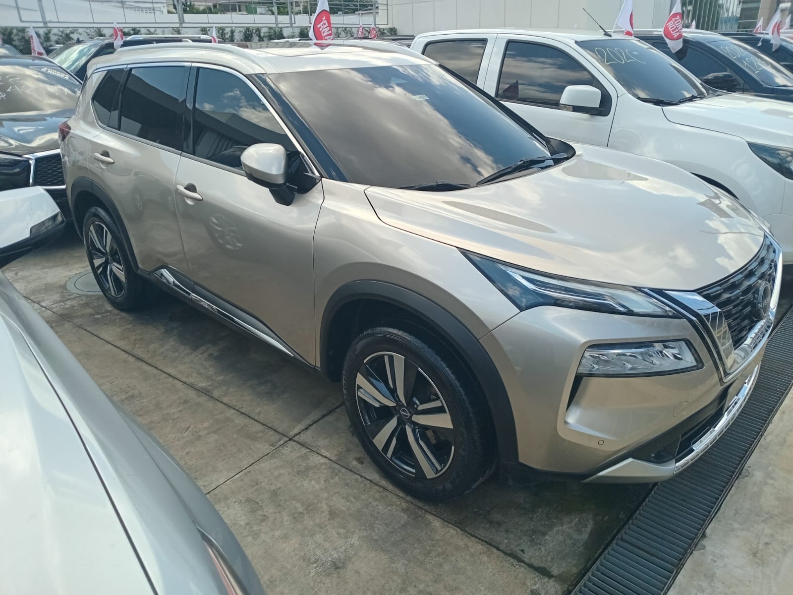 jeepetas y camionetas - Nissan X-Trail Exclusive 2024 0