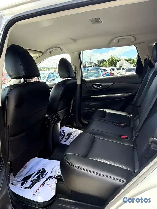 jeepetas y camionetas - Nissan Rogue 2020 
 9