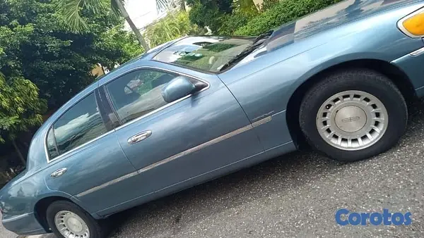 carros - Lincoln town car como nuevo  4