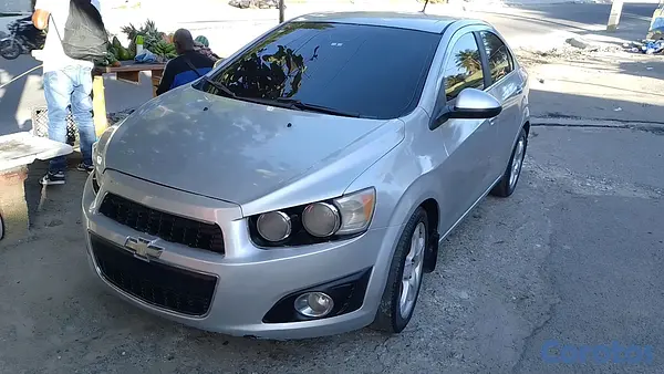 carros - Chevrolet Sonic  9