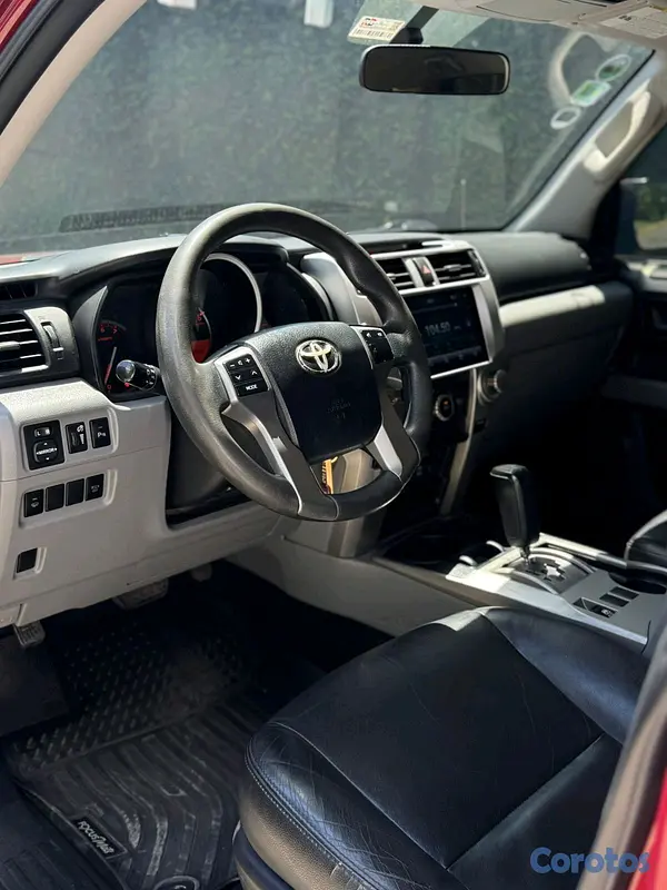 jeepetas y camionetas - Toyota 4runner sr5 2013  7