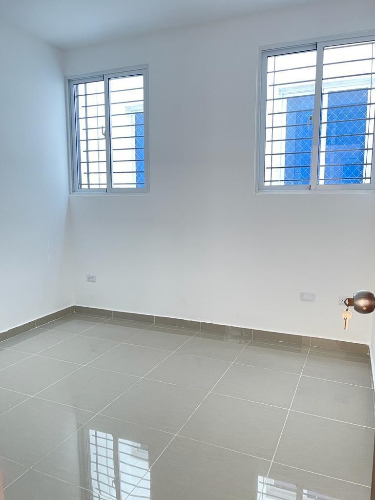 apartamentos - Vendo apartamento en 3er nivel ubicado en los Llanos de Gurabo 6