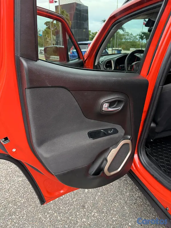 jeepetas y camionetas - Jeep Renegade Sport 2017, 4X4 impecable 9
