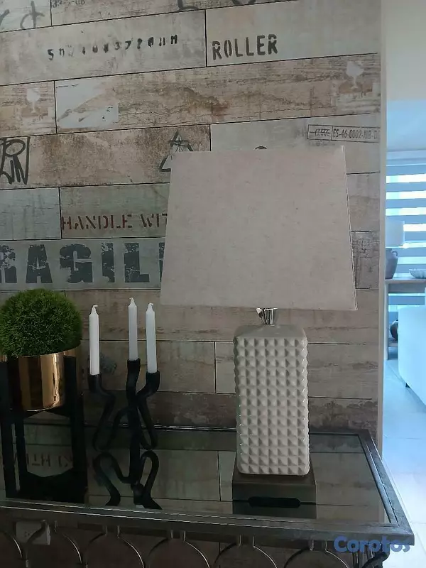 decoración y accesorios - **DE OPORTUNIDAD VENDO DOS LAMPARAS, GANCHO DE FUT 2