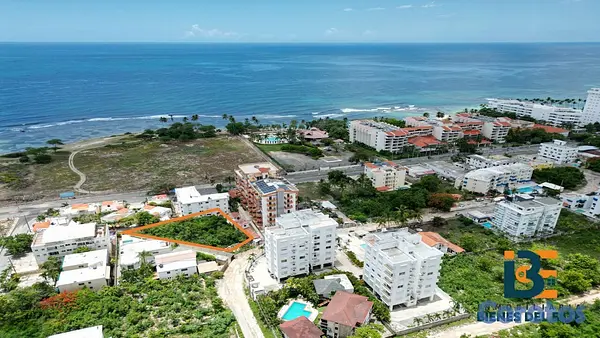 solares y terrenos - VENDE Excelente Solar con 1,024 metros en el CENTR 2