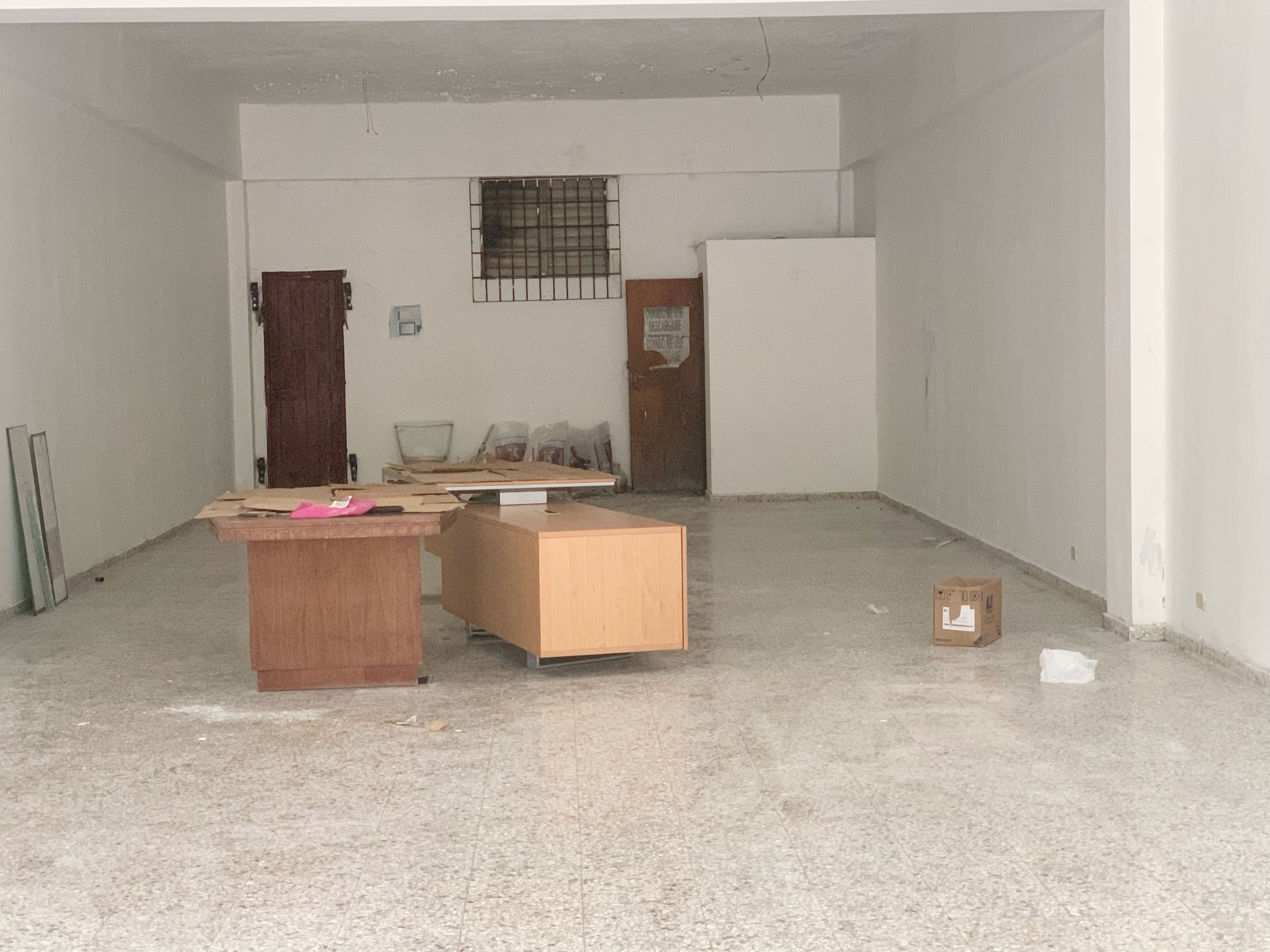 oficinas y locales comerciales - Local céntrico primer nivel 2