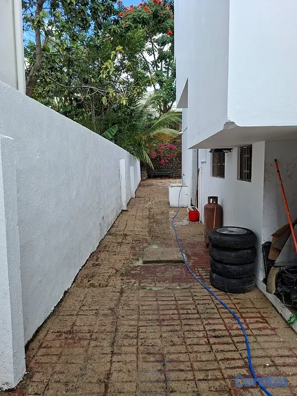 casas - Vendo Casa en el Residencial Puerta de Hierro, Santo Domingo  10