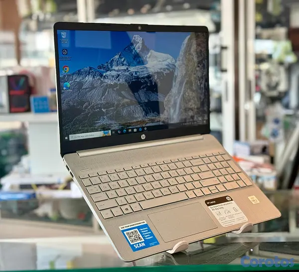 computadoras y laptops - Laptop Hp 15-dy1024wm i3-1005G1 8Gb ram 128 GB SSD 3