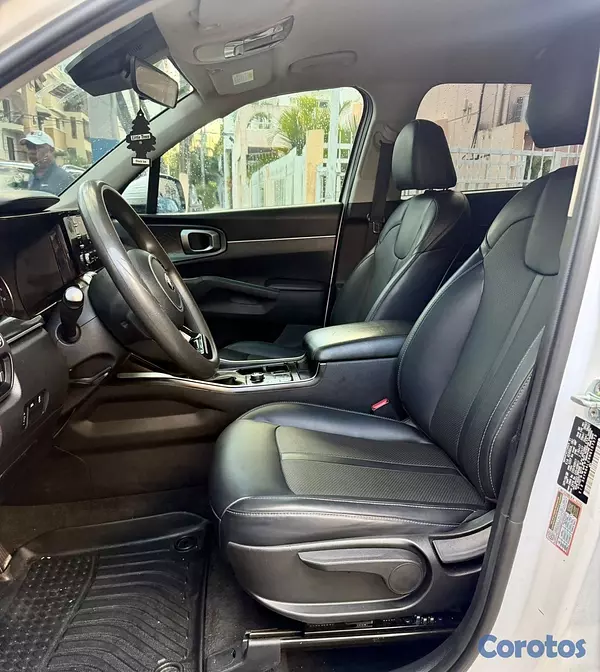 jeepetas y camionetas - Kia Sorento LX 2022 8