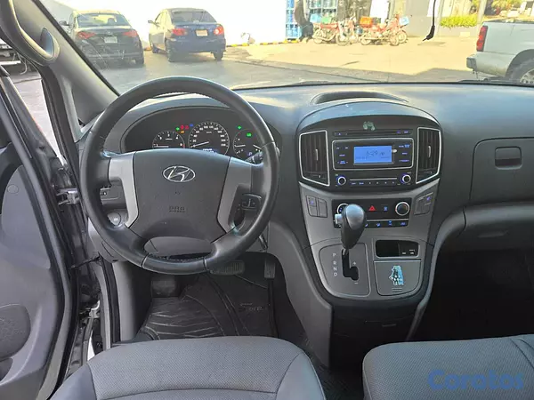 jeepetas y camionetas - HYUNDAI GRAND STAREX 2021 GRIS 10