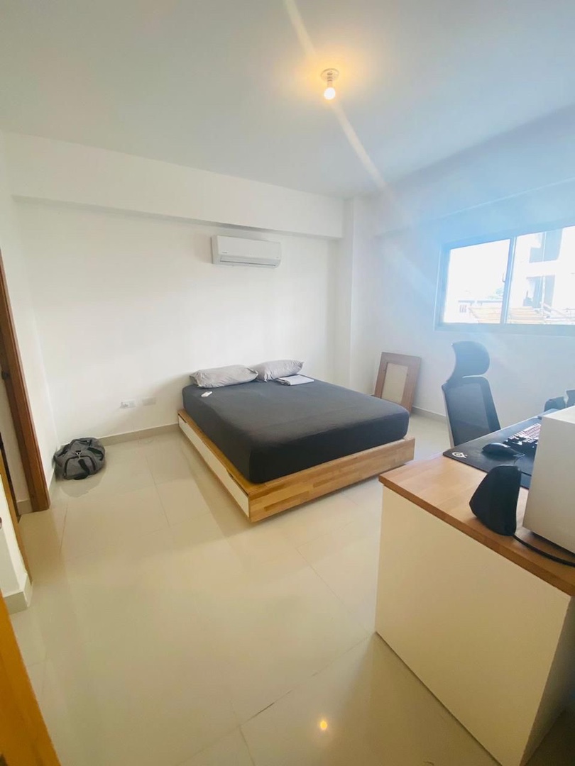 apartamentos - Vendo en el millón segunda con terraza una habitación 1.5 baños parqueo techado  4