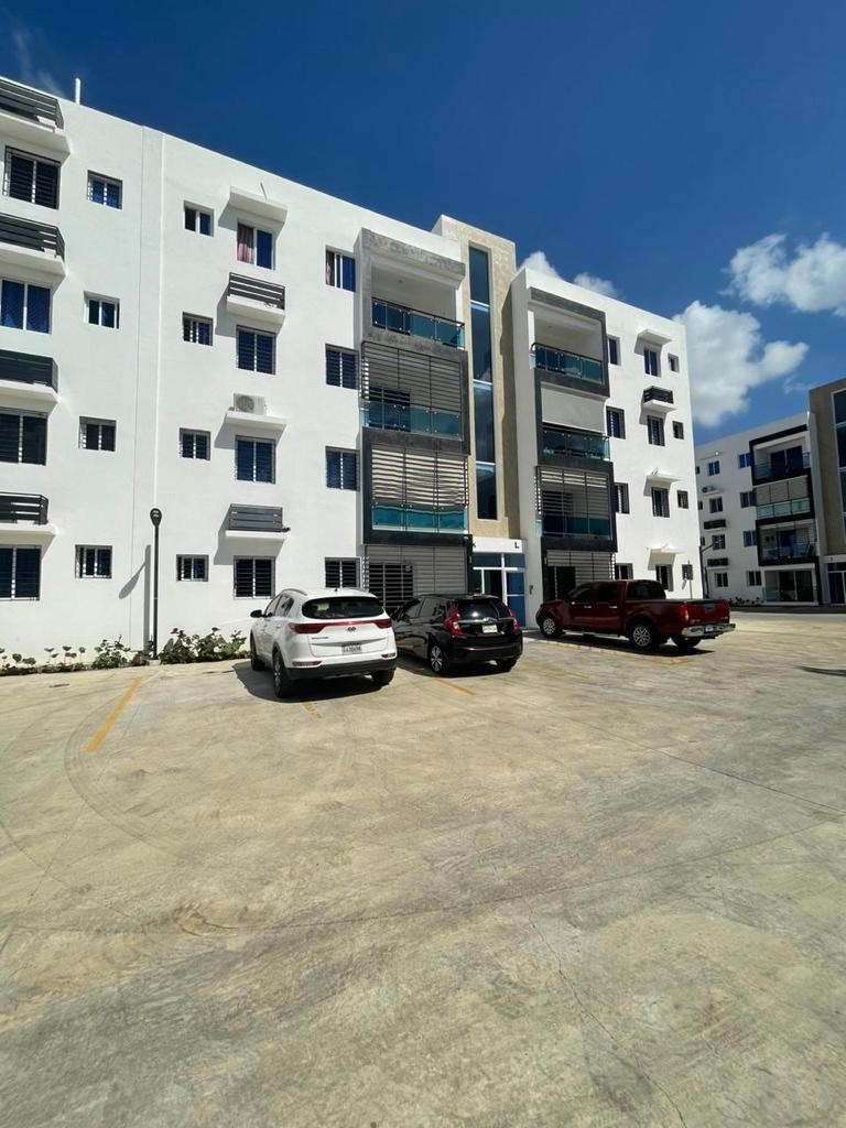apartamentos - Vendo apartamento en 3er nivel ubicado en los Llanos de Gurabo 7