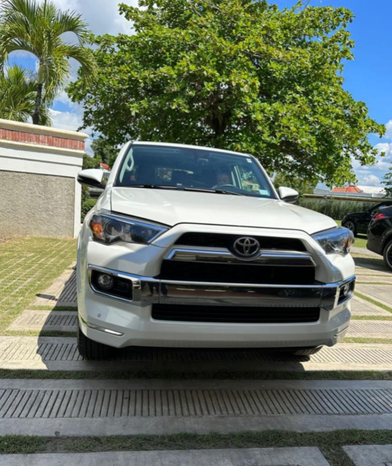 jeepetas y camionetas - Toyota 4runner limited 2018 3
