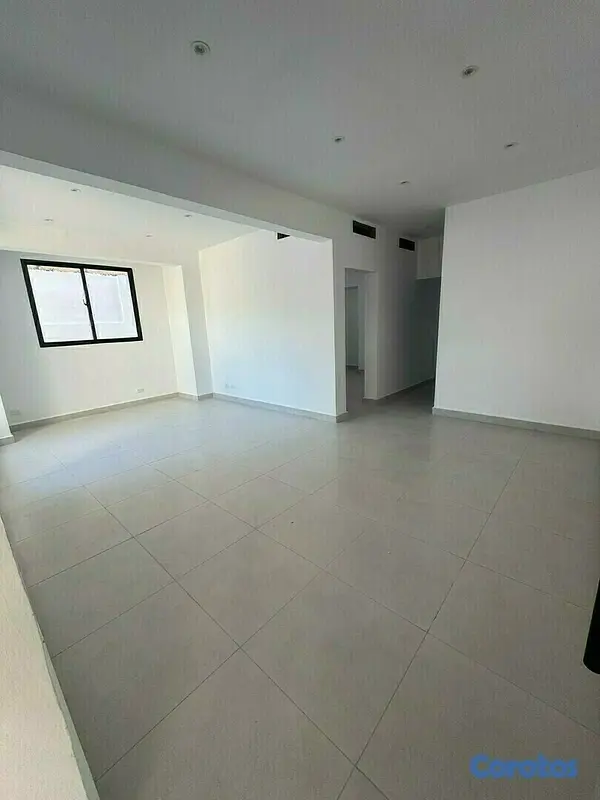 oficinas y locales comerciales - Local Piso 1 Con Terraza Trasera En La Julia 10
