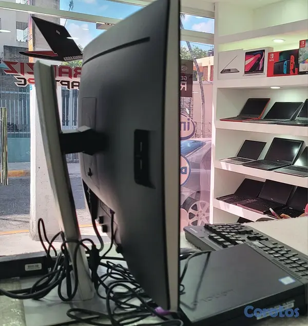 computadoras y laptops - Combo Monitor hp 24 Pulg CPU i5 7ma Ram 8gb ddr4 Disco 256gb Solido Wifi 3