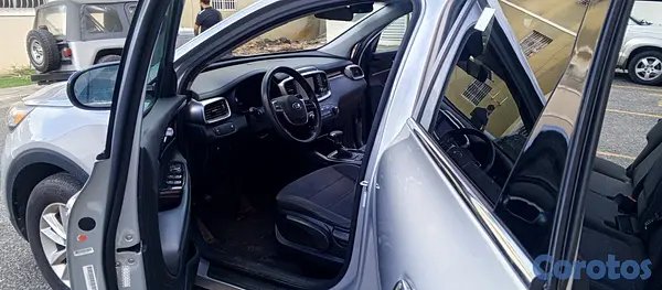 jeepetas y camionetas - Kia Sorento LX año 2020 3