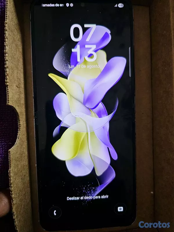 celulares y tabletas - Samsung galaxy flip 4 de 256gb morado desbloqueado en muy buenas condiciones  3