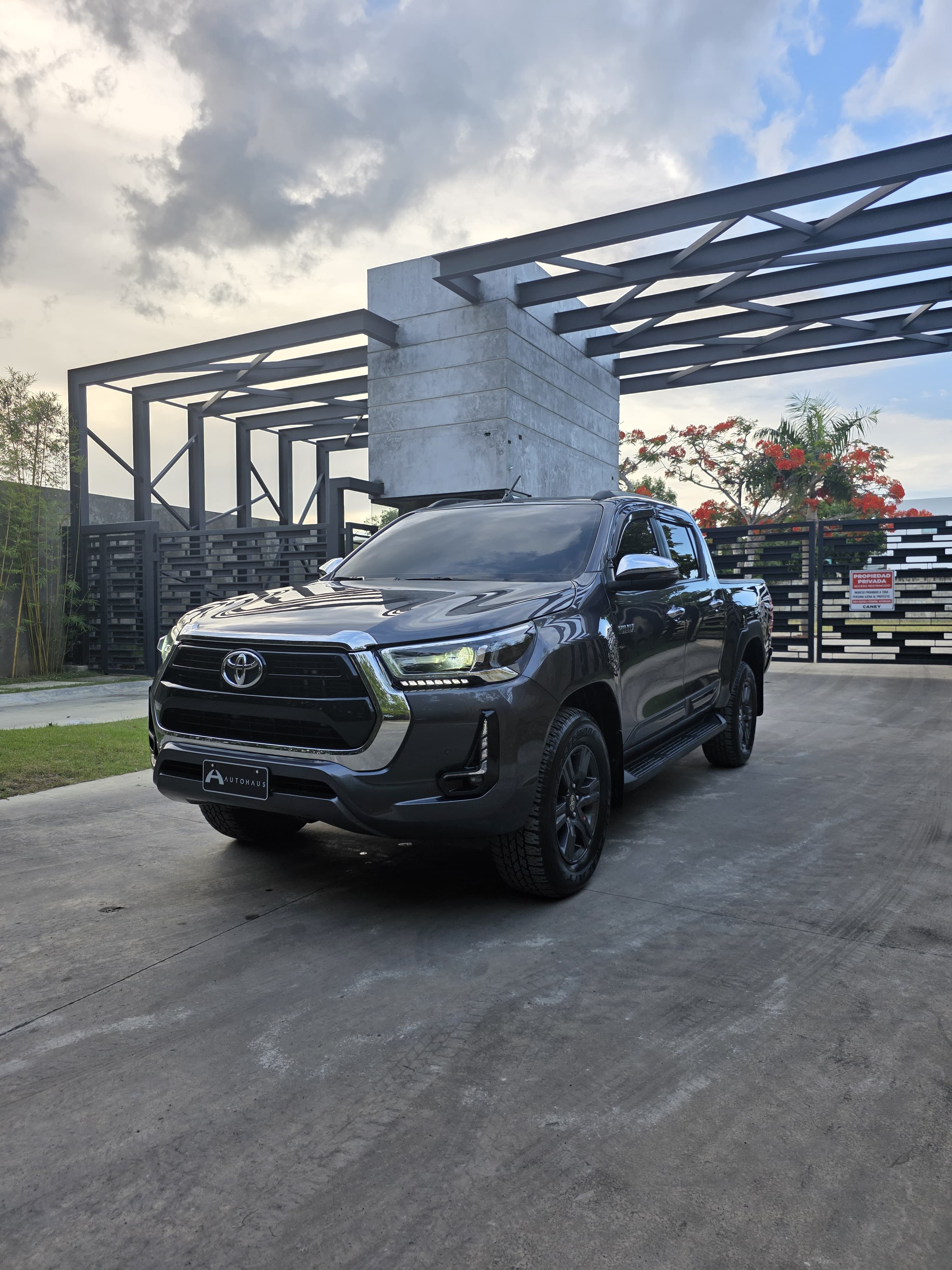 jeepetas y camionetas - Toyota hilux 2023 7
