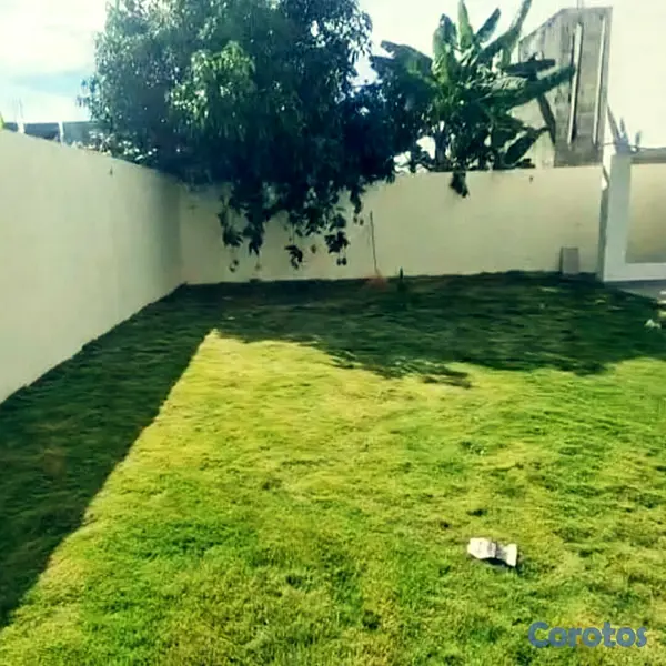 casas - VENDO casa en Av. Rep. de  Colombia detrás de La S 2