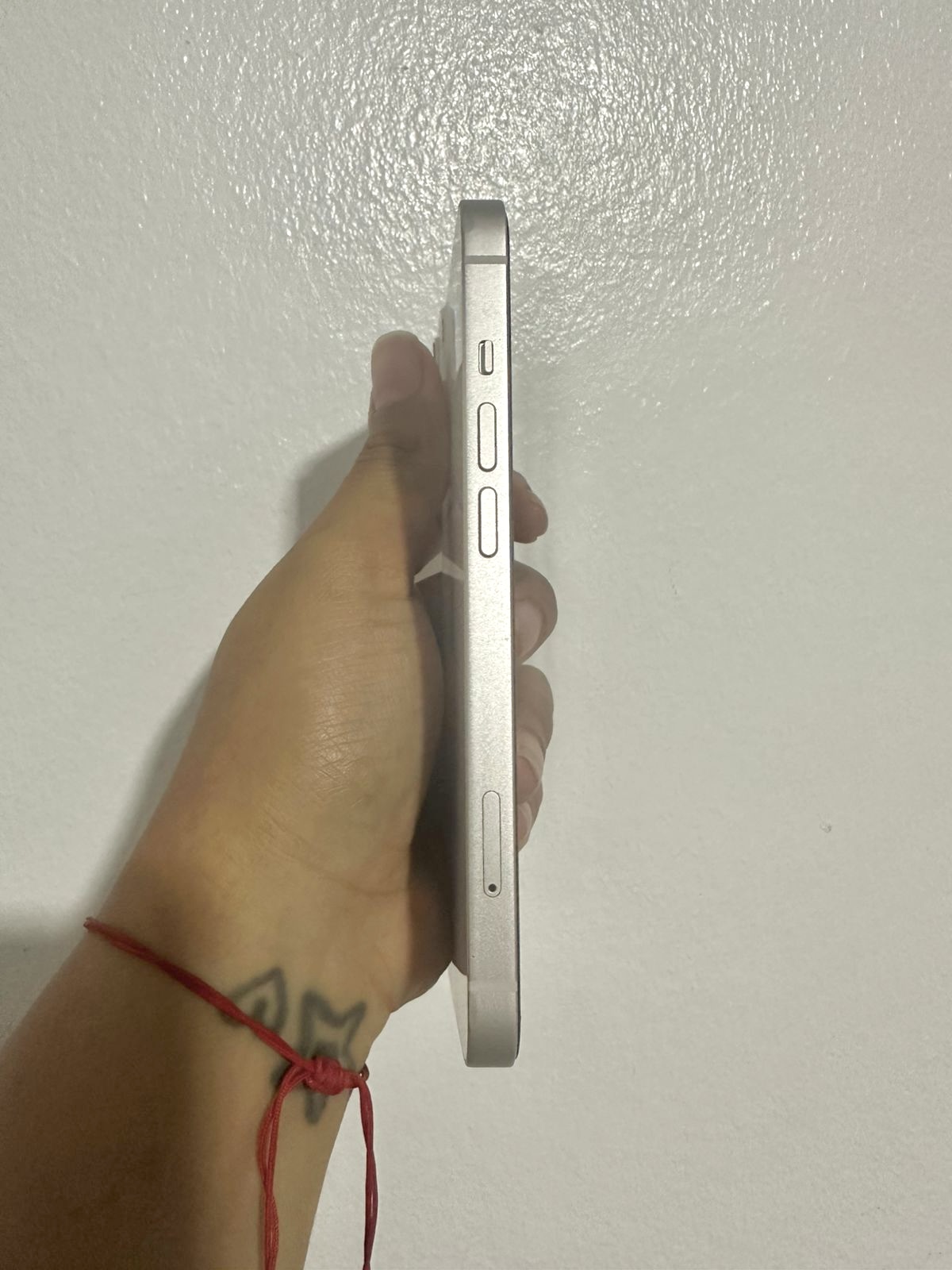 celulares y tabletas - Se vende IPhone 13  3