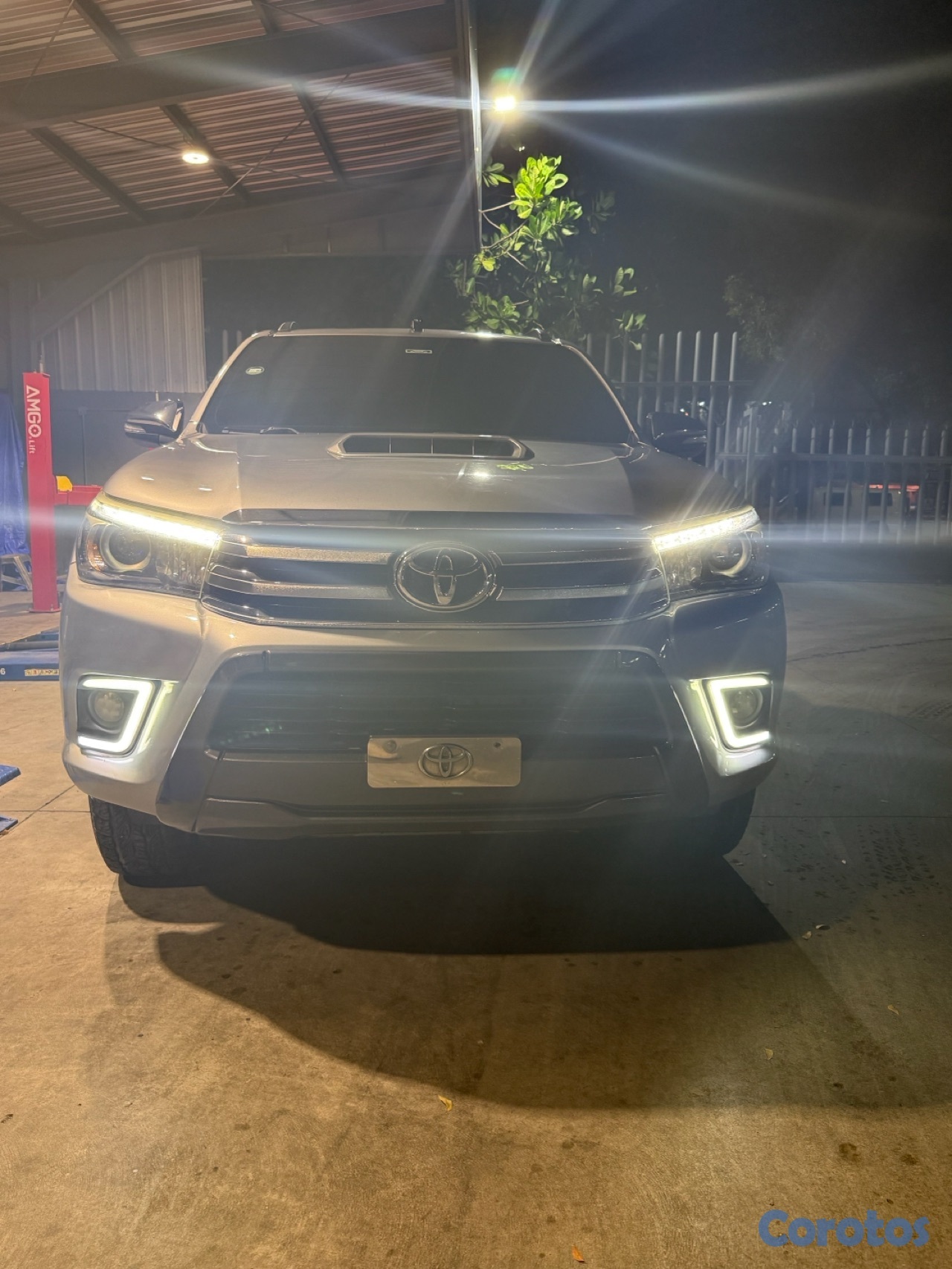 jeepetas y camionetas - VENDO HILUX COMO NUEVA 1