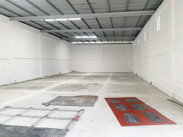 oficinas y locales comerciales - Nave industrial en herrera  2