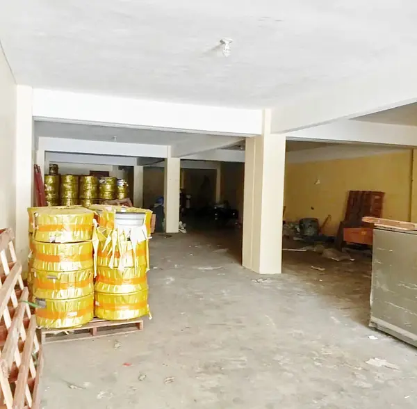 oficinas y locales comerciales - Propiedad amplia en la Fe 9