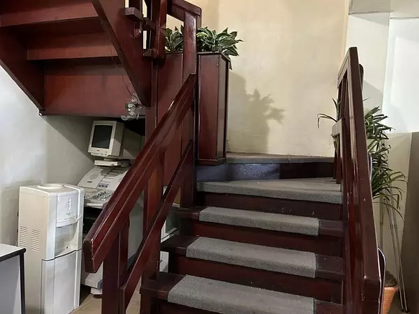 oficinas y locales comerciales - Edificio en GASCUE 10