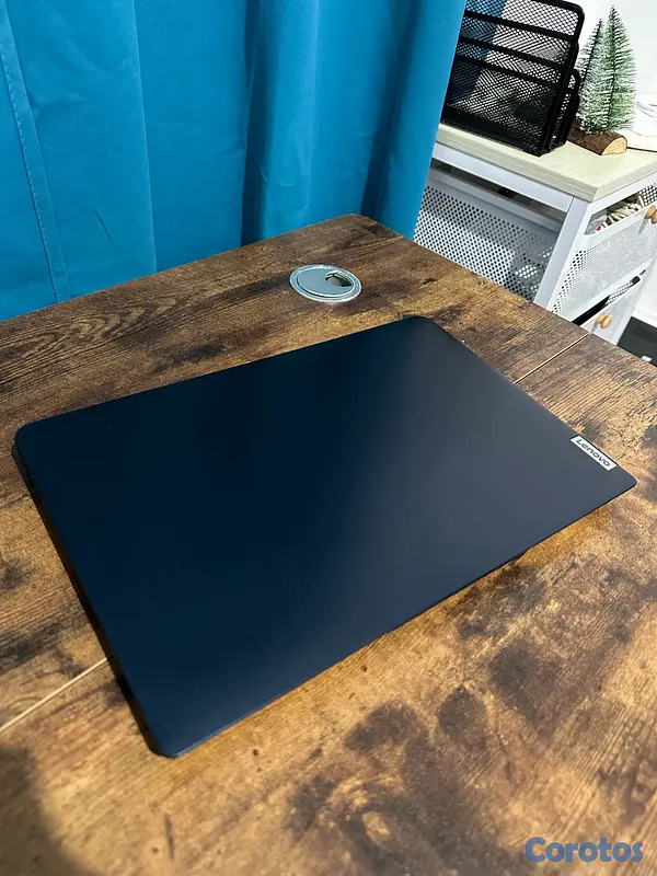 computadoras y laptops - Laptop Lenovo ideapad 3 AMD Ryzen, impecable. 3