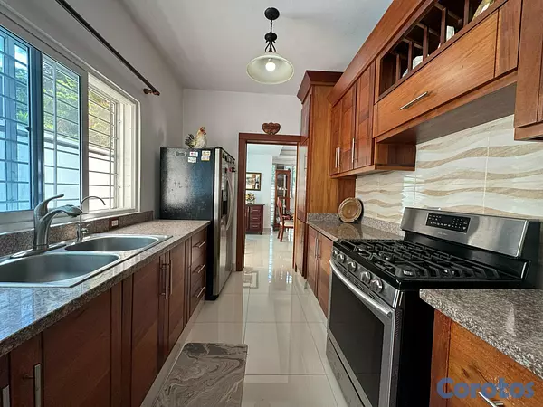 casas - Casa en Venta, Residencial Cerrado, Santiago. 4