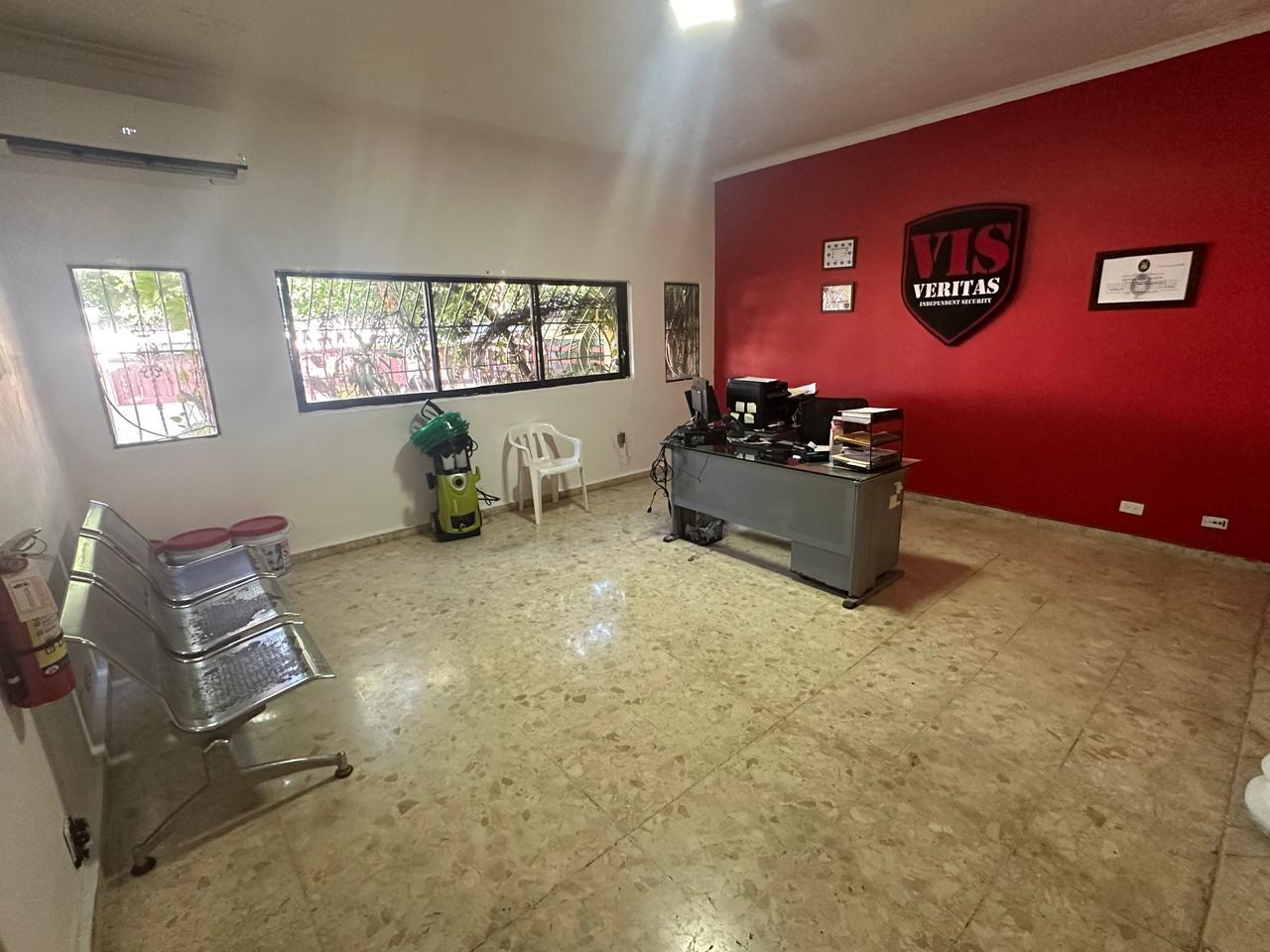casas -  Casa de 3 niveles en La Castellana, 4 HABS., 350 Mts.2 de OPORTUNIDAD 1