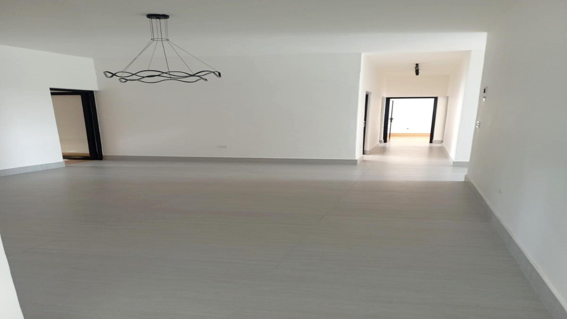 oficinas y locales comerciales - Plaza Comercial en Alquiler - La Vega 8