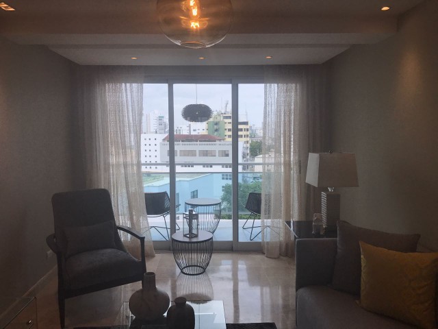 apartamentos - Vendo apartamento en Naco con ascensor planta full 5