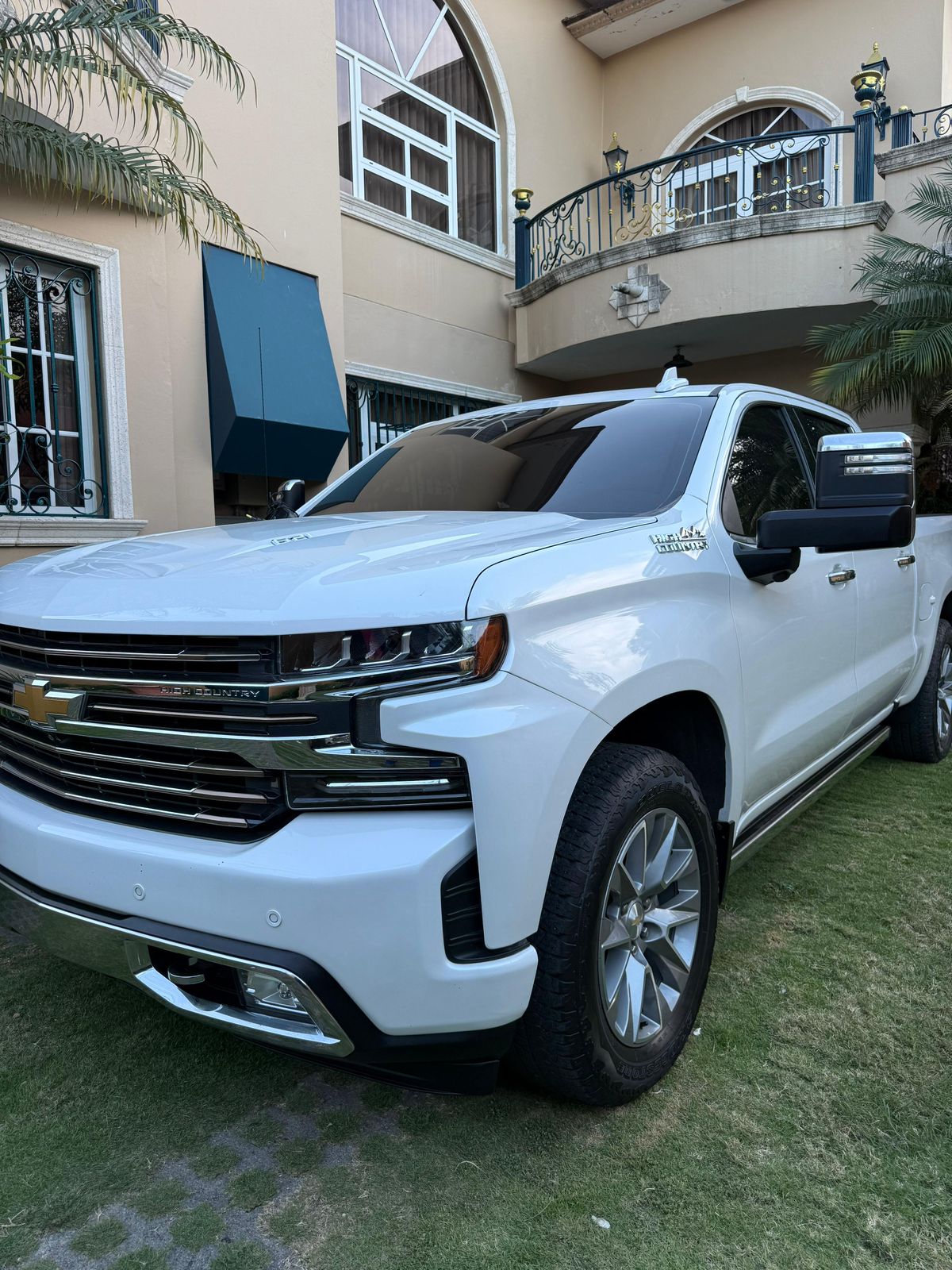 jeepetas y camionetas - chevolet silverado high country 2021 1