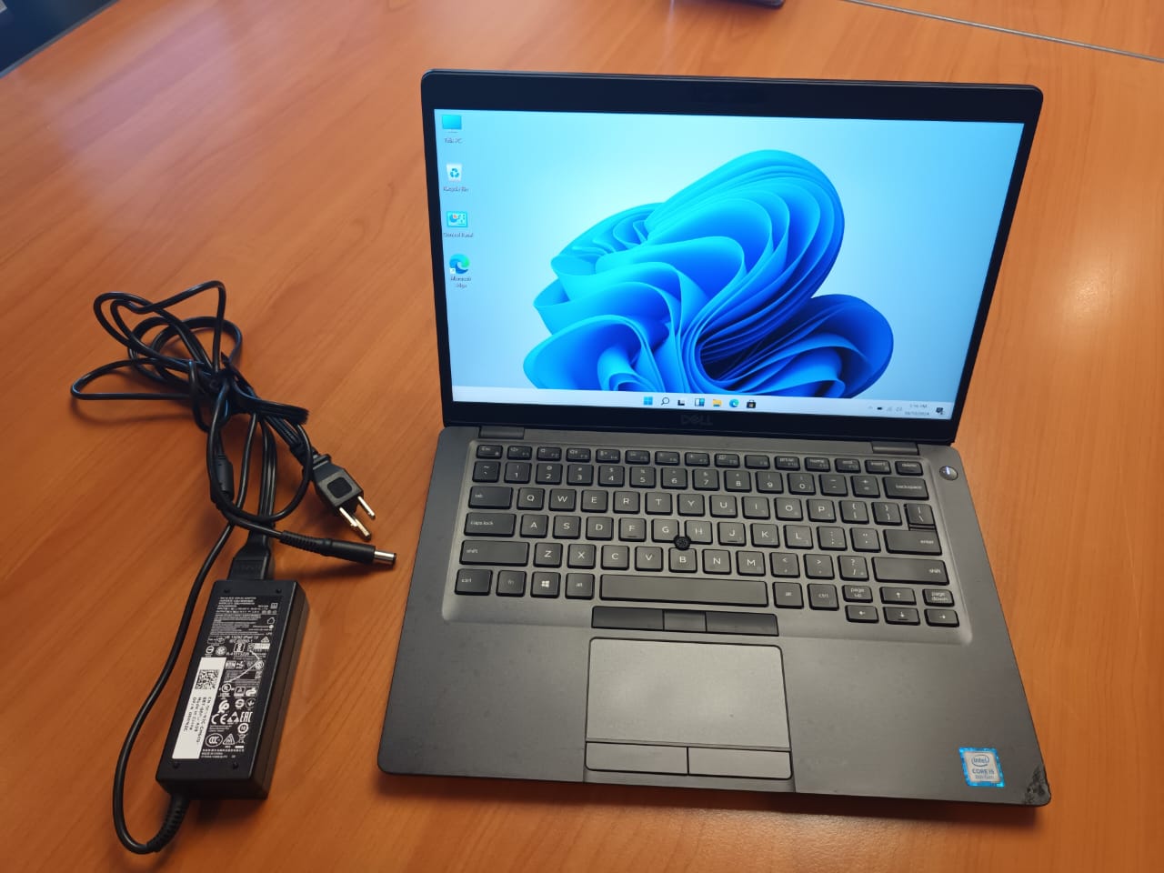 computadoras y laptops - Laptop Dell 5400 i5 de 8va, 8GB Memoria, 256G SSD 0