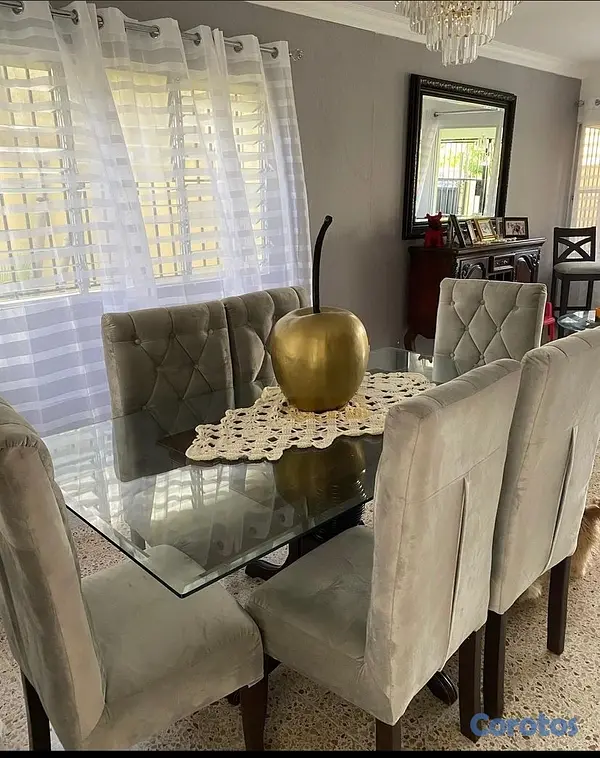 muebles y colchones - Vendo juego de comedor con tope de cristal  2