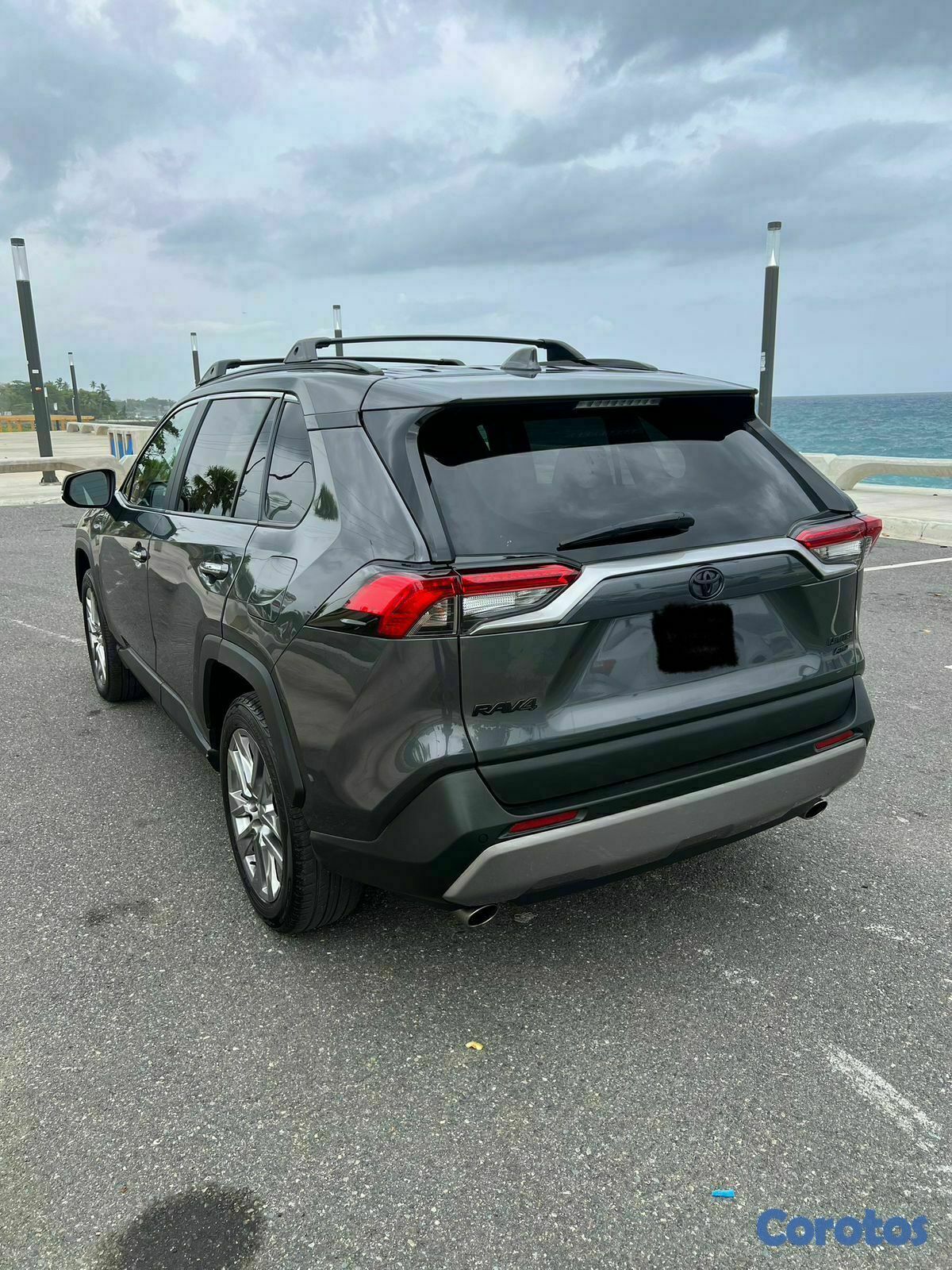 jeepetas y camionetas - Toyota Rav4 Limited AWD año 2022 3