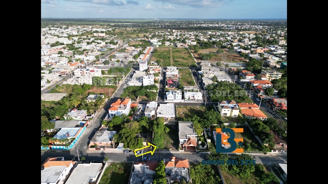 solares y terrenos - Solar con 453 Metros en Residencial Naime I 3