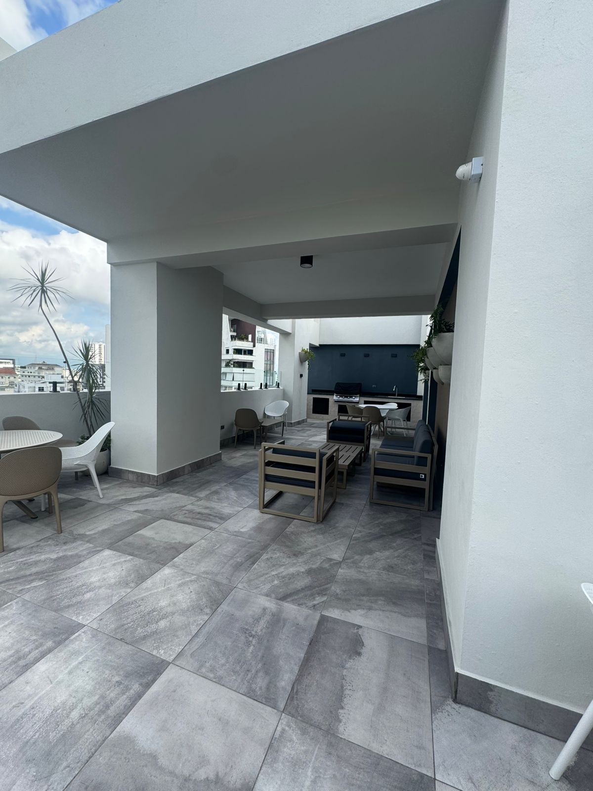 apartamentos - ALQUILO Piso 7 En El Corazon de Serrallés 
CÓDIGO: PD468 9